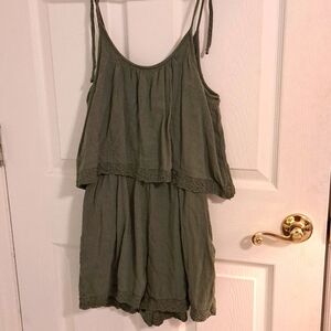 Women's Spaghetti strap short romper Size M